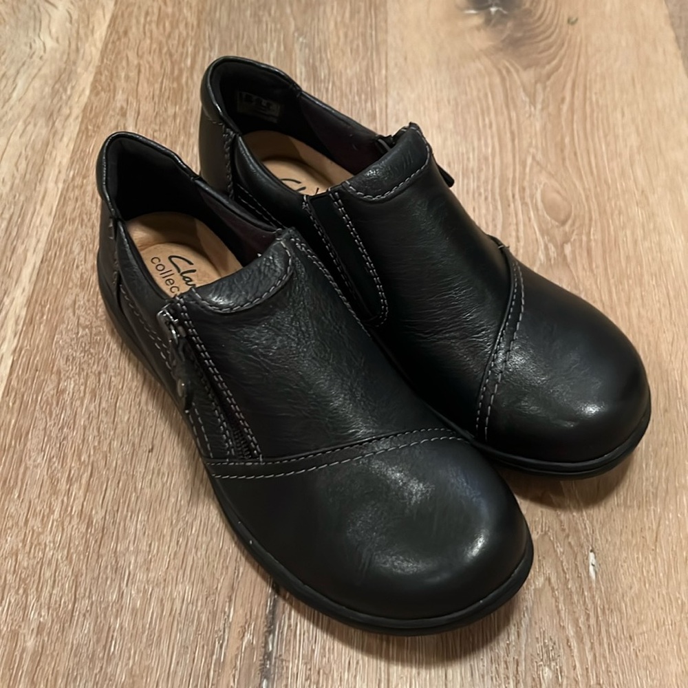 Clarks Carleigh Ray Leather Slip on Comfort Shoes Black Women's 7.5 M Non Skid